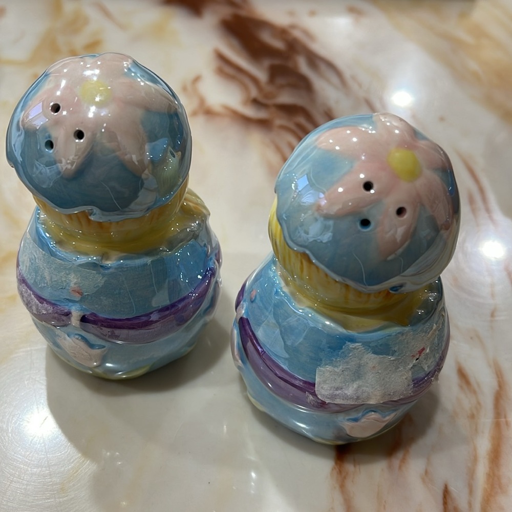 Fitz and Floyd EasterSalt and Pepper shaker. - Picture 2 of 3